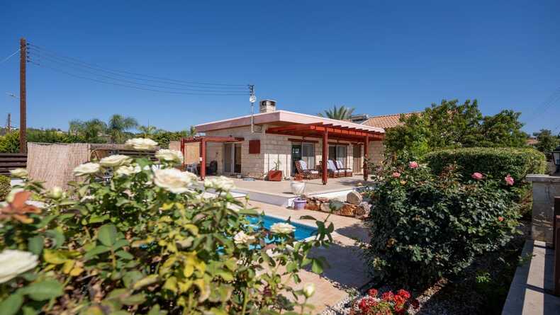 2 Bedrooms Bungalow in Souni, Limassol