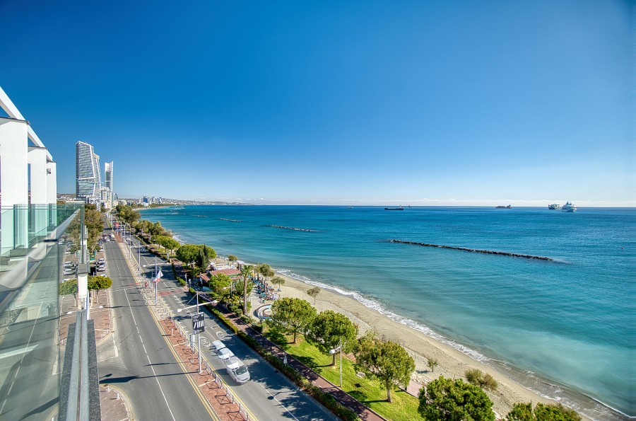 3 Bedrooms Penthouse in Limassol, Limassol