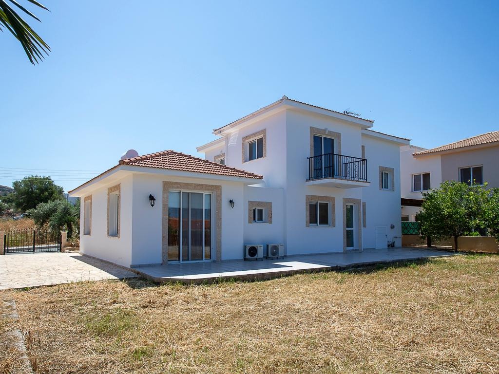 4 Bedrooms House / Villa in Argaka, Paphos
