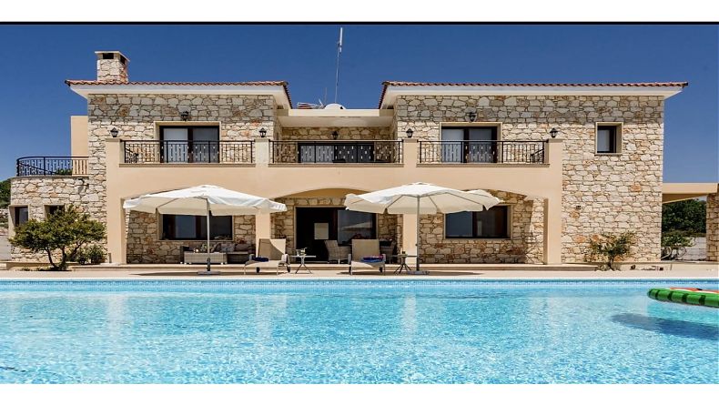 4 Bedrooms House / Villa in Paphos, Paphos