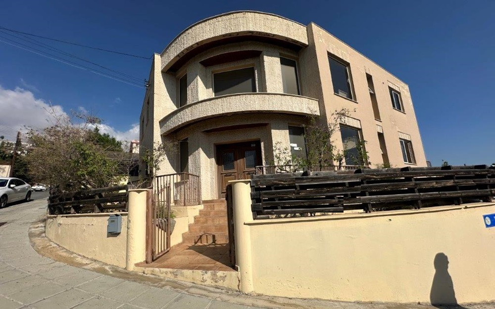 4 Bedrooms House / Villa in Agios Athanasios, Limassol